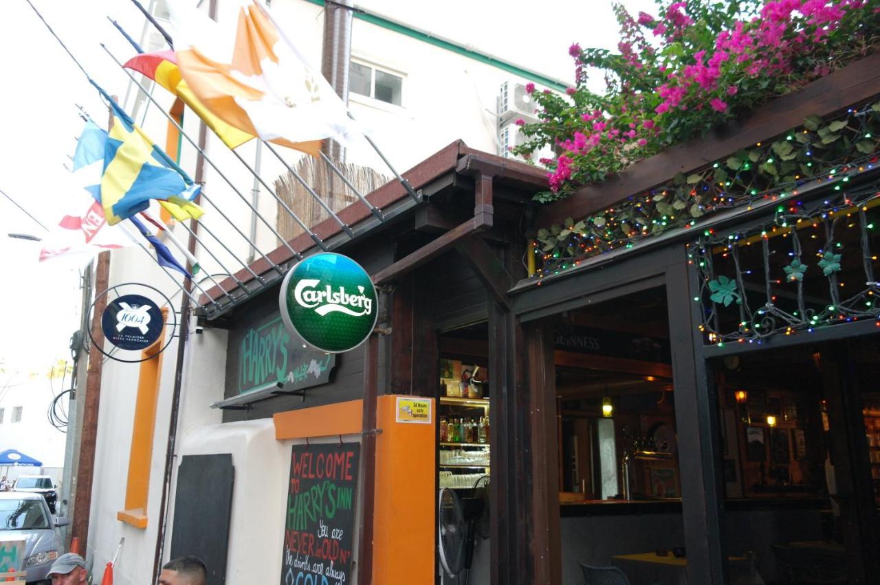 Harrys Inn Guesthouse Larnaca Exterior foto