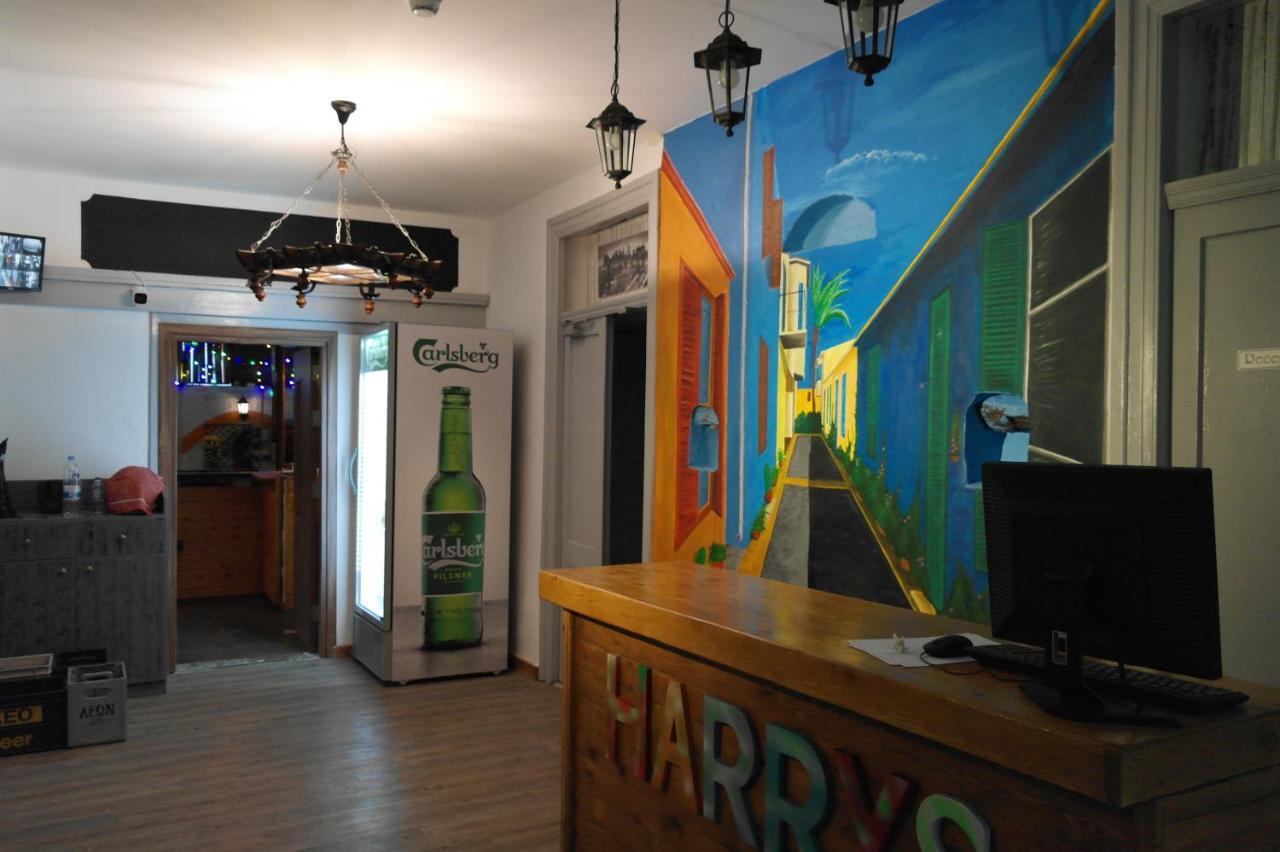 Harrys Inn Guesthouse Larnaca Exterior foto