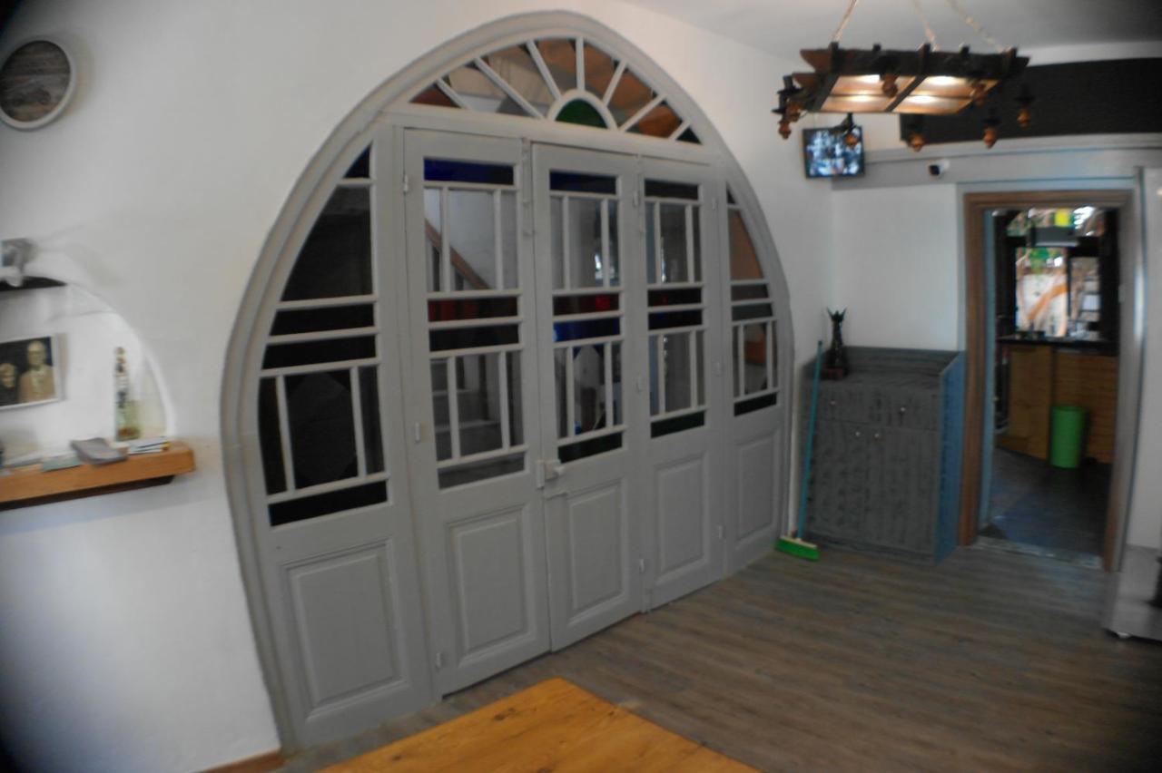 Harrys Inn Guesthouse Larnaca Exterior foto