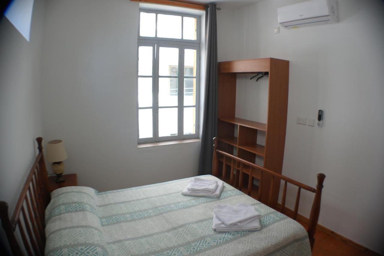 Harrys Inn Guesthouse Larnaca Exterior foto